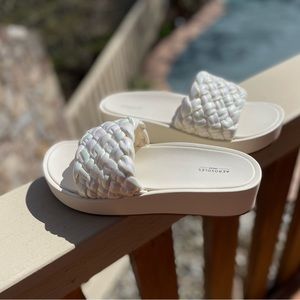 Comfy white designer slides W11